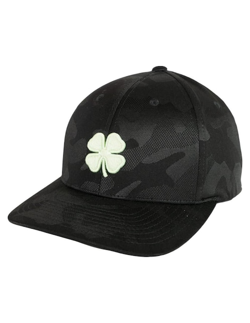 Gorra visera semicurva cerrada casual Black Clover Fitted unisex