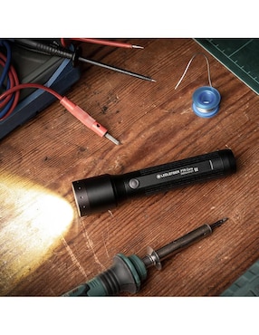 Linterna Ledlenser P7R Core