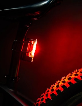 Lámpara trasera para bicicleta Lezyne