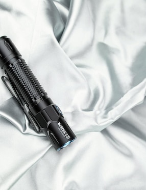 Linterna de mano Olight Warrior 3S