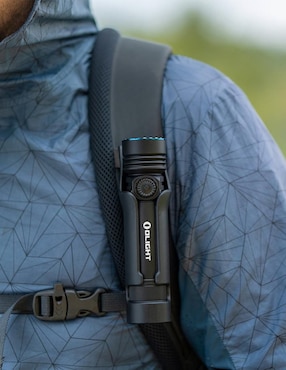 Linterna de mano Olight Seeker 4 pro recargable