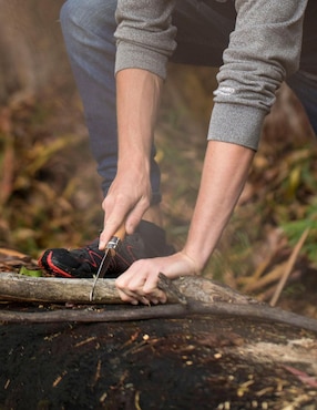 Sierra plegable de madera para campismo