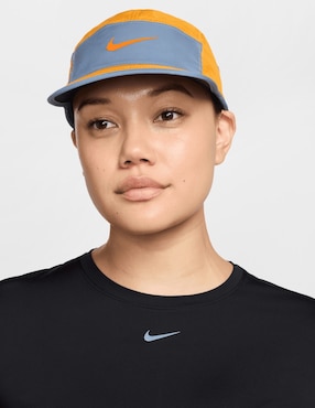 Gorra visera curva broche para entrenamiento Nike para mujer