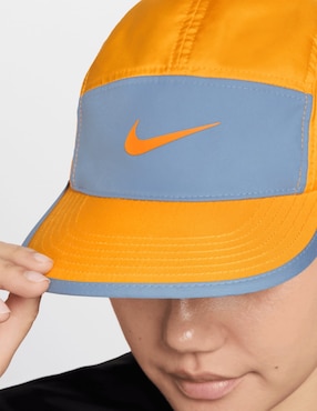 Gorra visera curva broche para entrenamiento Nike para mujer