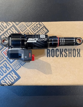 Componentes Rock Shox de metal para montaña