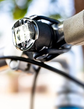 Lámpara delantera para bicicleta Lezyne