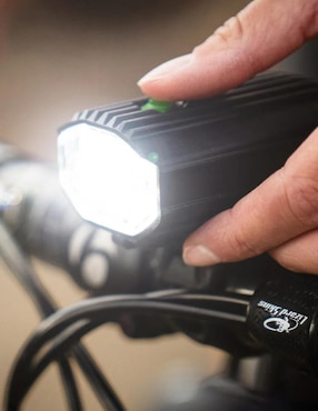Lámpara delantera para bicicleta Lezyne