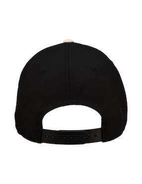 Gorra visera semicurva broche casual Black Clover unisex
