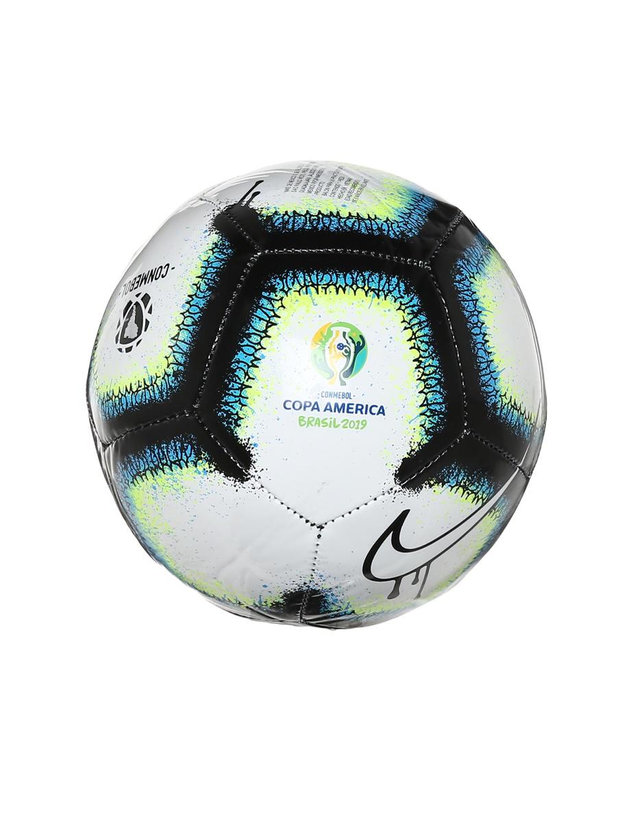 Balón Nike Copa América Brasil 2019 fútbol en Liverpool