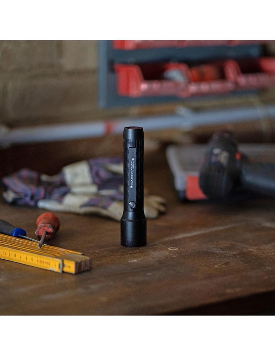 Linterna P7R Core 14