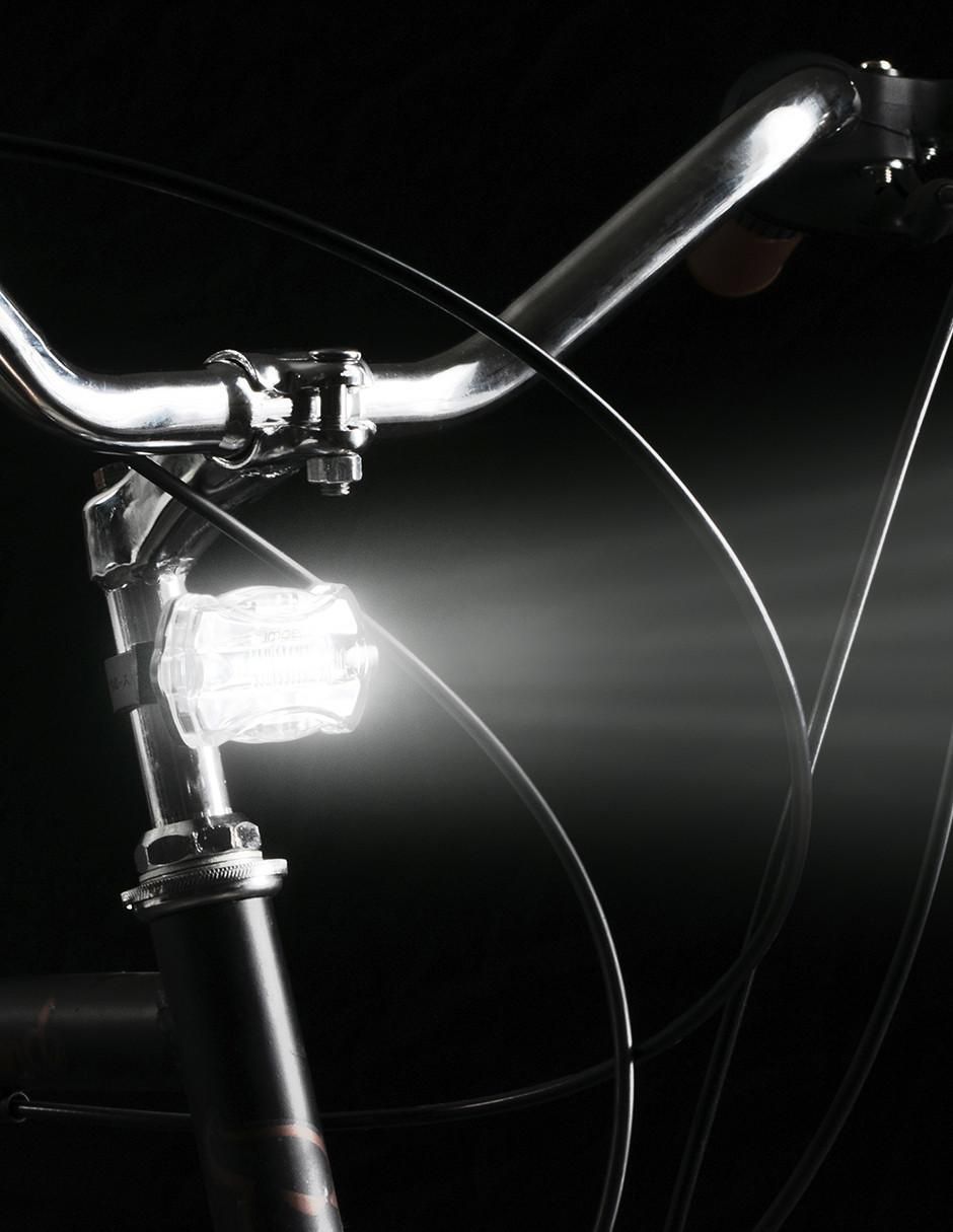 Lámpara delantera para bicicleta 004F 3