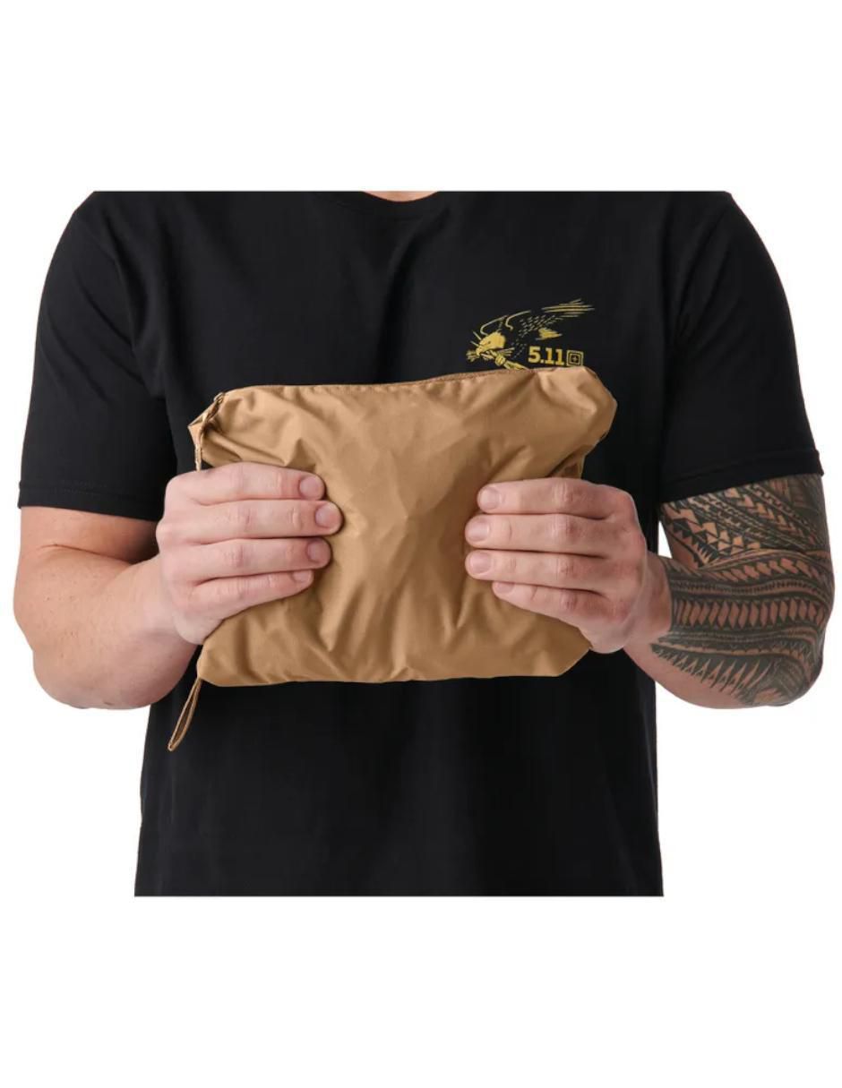 Chamarra impermeable para hombre 2
