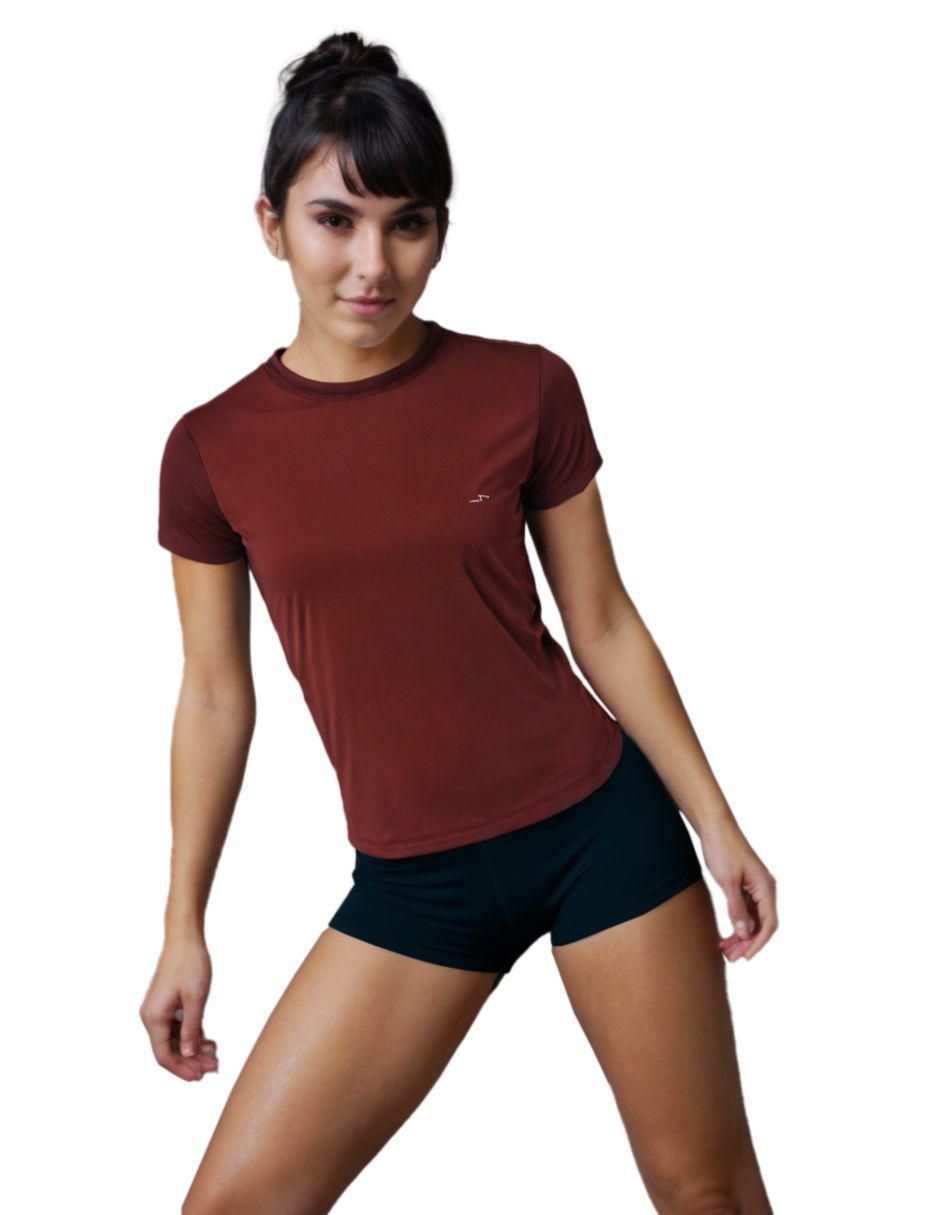 Set de playera deportiva para entrenamiento de mujer 4