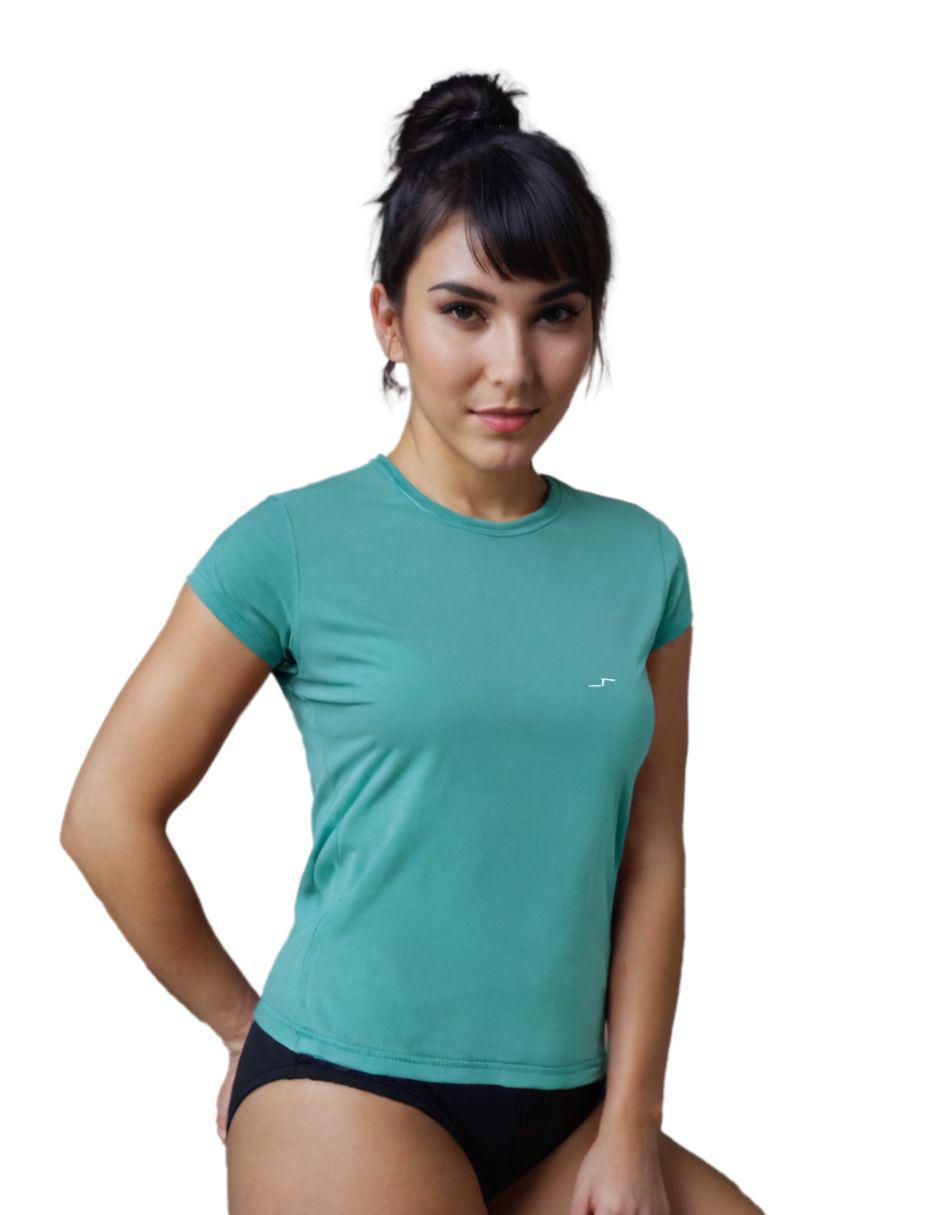 Set de playera deportiva para entrenamiento de mujer 6