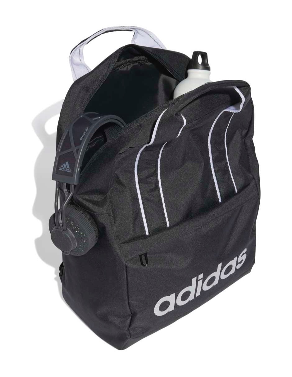 Mochila deportiva essentials para mujer 4