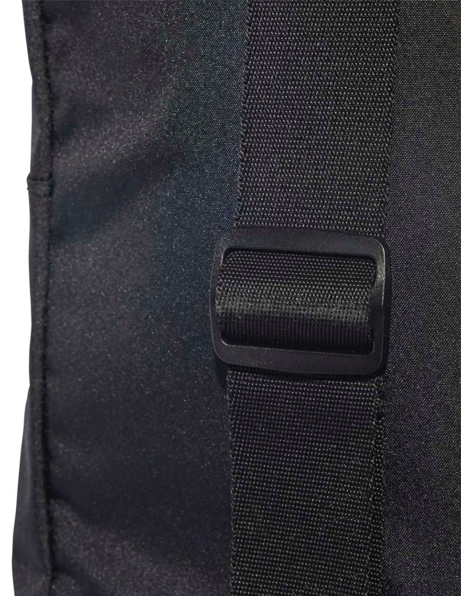 Mochila deportiva essentials para mujer 6