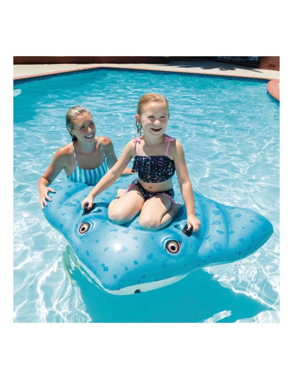 Inflable acuático forma de mantarraya 3