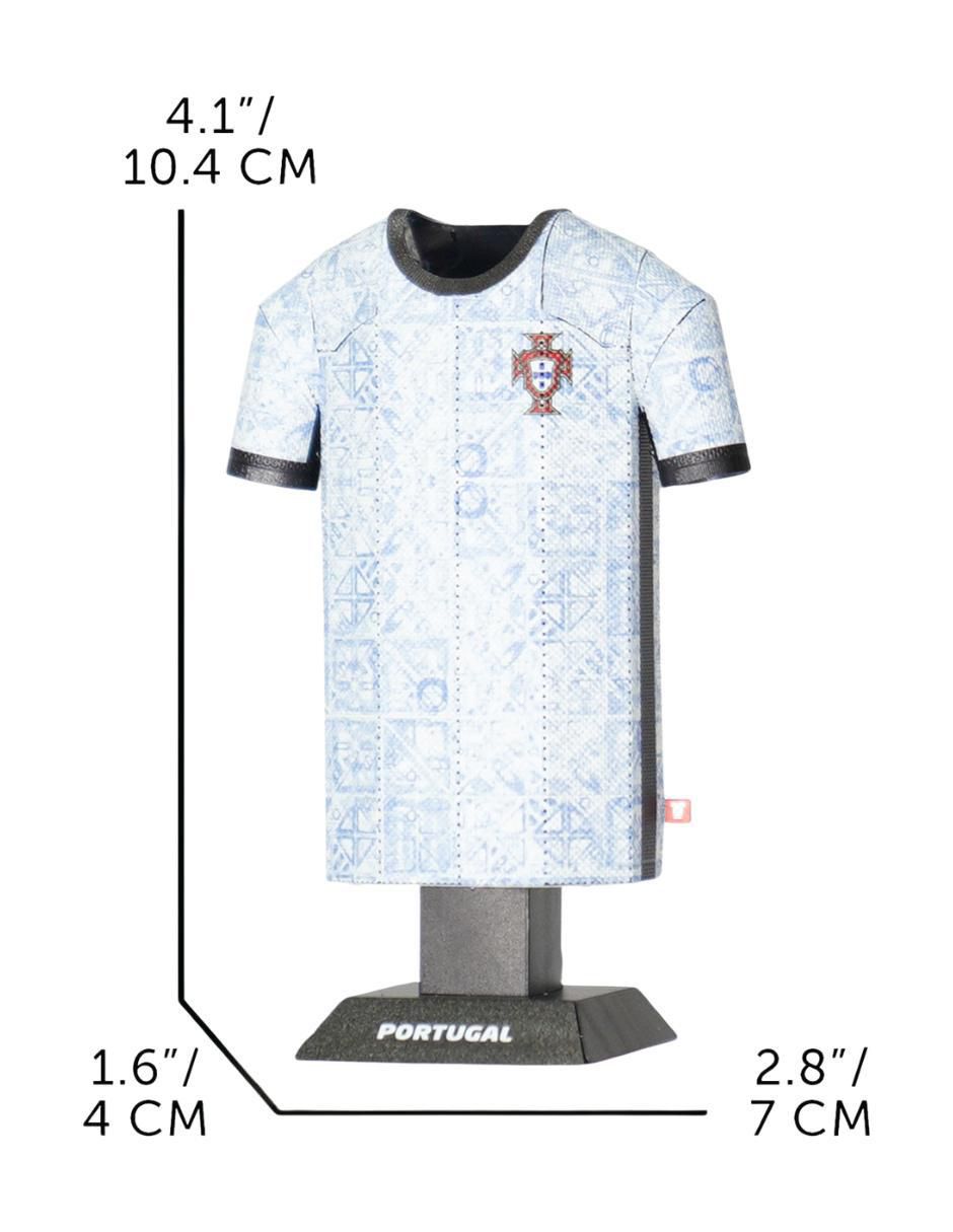 Figura de playera Portugal Visitante 2024 4
