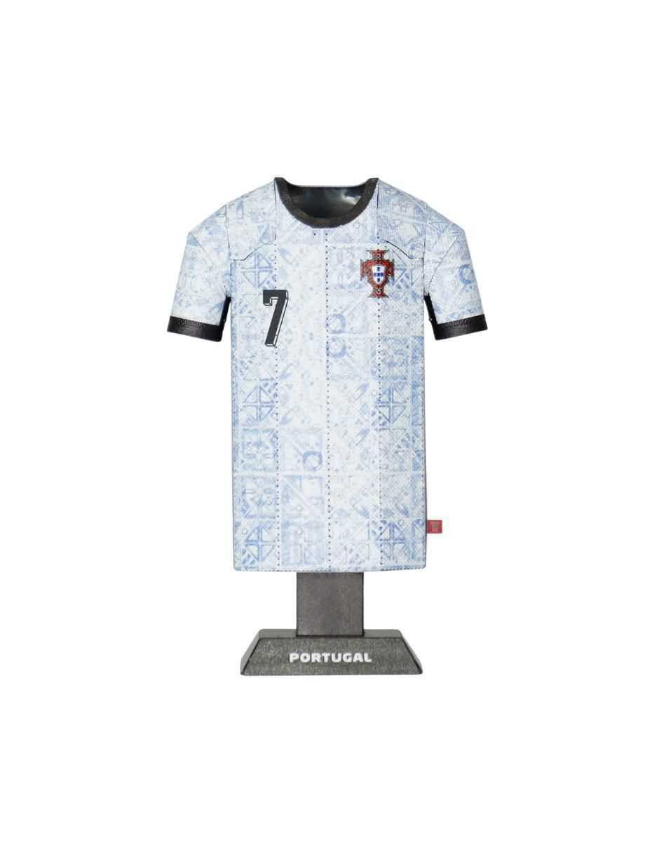 Figura de playera Portugal Visitante 2024 3
